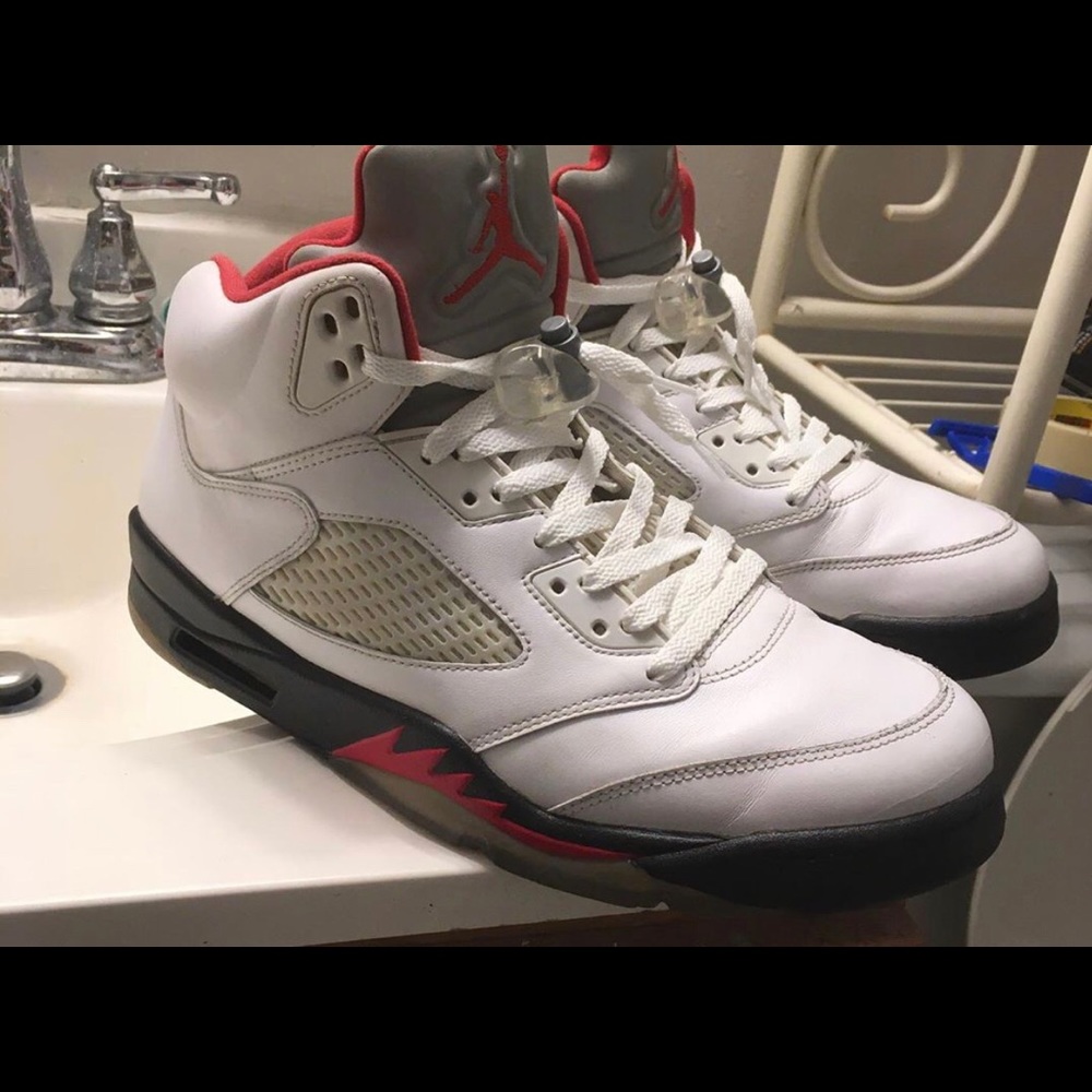 2013 fire red silver tongue Jordan 5 - Picture 1 of 4